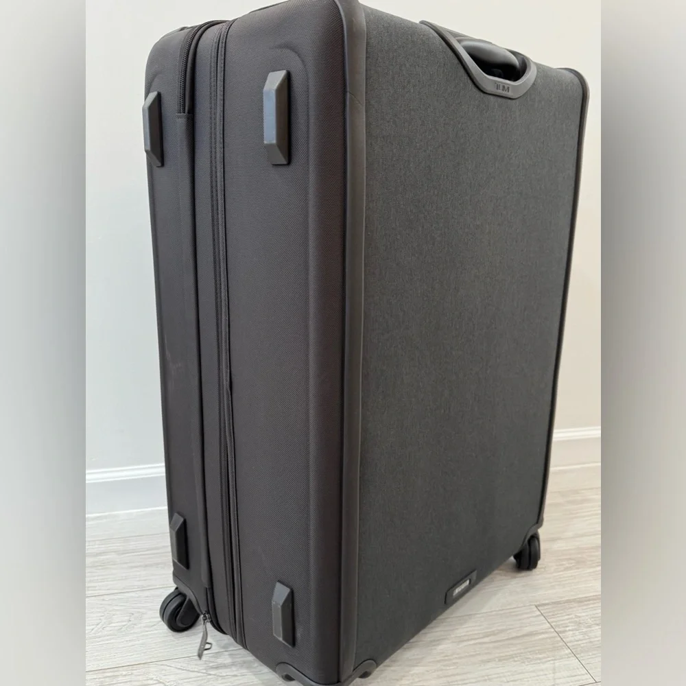 TUMI ALPHA Extended Trip Expandable 4 Wheeled Packing Case